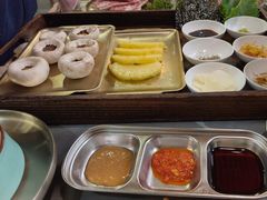 -围炉肉舍•炭烤活鳗•丹东海鲜烤肉(步行街店)