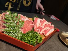 -铭牛烧肉·和牛海鲜自助(高新月牙湖店)