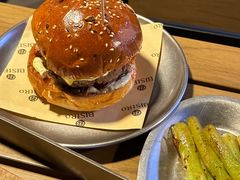 拉丝芝士牛肉堡-Bistro 63 创意融合料理(广粤天地店)