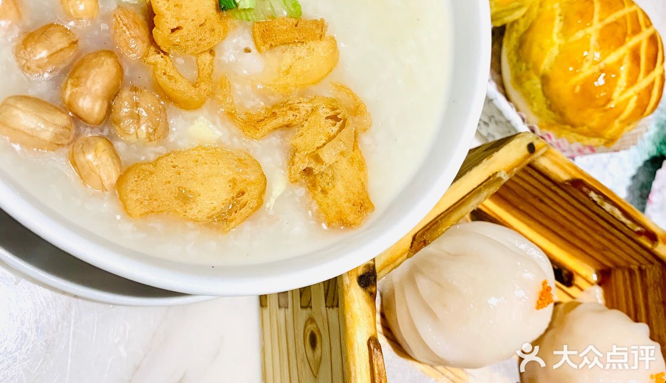 主要就是为了吃。吃的也算比较满意。各式点心不踩雷