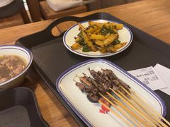 -云阿蛮云南生烫牛肉米线(奉贤路店)