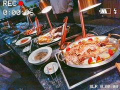 烤羊排牛排烤鱼-世博花园酒店-自助餐厅