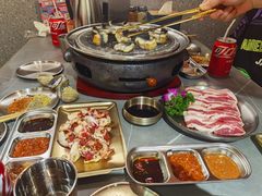 -围炉肉舍•炭烤活鳗•丹东海鲜烤肉(步行街店)