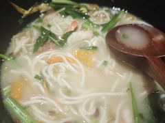 -银米·云南传统过桥米线(双廊黑金冠店)