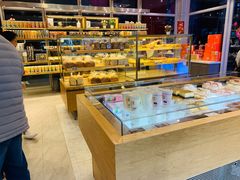 面包甜点陈列柜-面包新语(无锡M会员店)