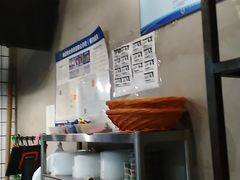 -愉肴麻辣香锅(中山路店)