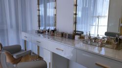 -初颜品佑肌肤管理