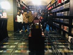 -钟书阁(松江泰晤士小镇店)