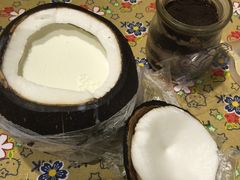 -志龙皇冠吃货椰子铺