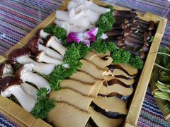 -慢丽江·云南野生菌土鸡锅(付家庄店)