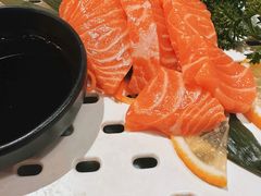 生吃三文鱼-梦山水日本烧肉(五四广场店)