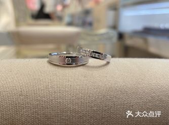 为什么结婚要买三个戒指