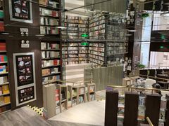 -钟书阁(群光广场店)