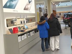 -华为授权体验店(中山公园来福士)