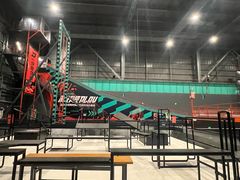 -极限PLAY运动娱乐新世界·团建派对表演休闲馆·室内高空游乐园