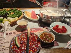 -尚尚仙·酸汤猪手·猪肚鸡火锅(华联万柳购物中心店)