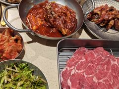 -蚂蚁洞·烤肉大营地(上海静安大悦城店)