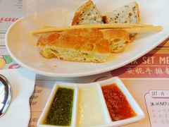 餐前面包蒜黄油-安妮意大利餐厅(望京店)