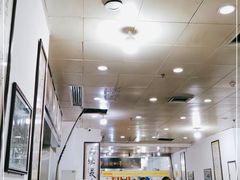 大堂-牛一嘴·兰州牛肉面·大盘鸡(财富中心店)