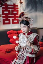 -红馆妆造(中央大街店)