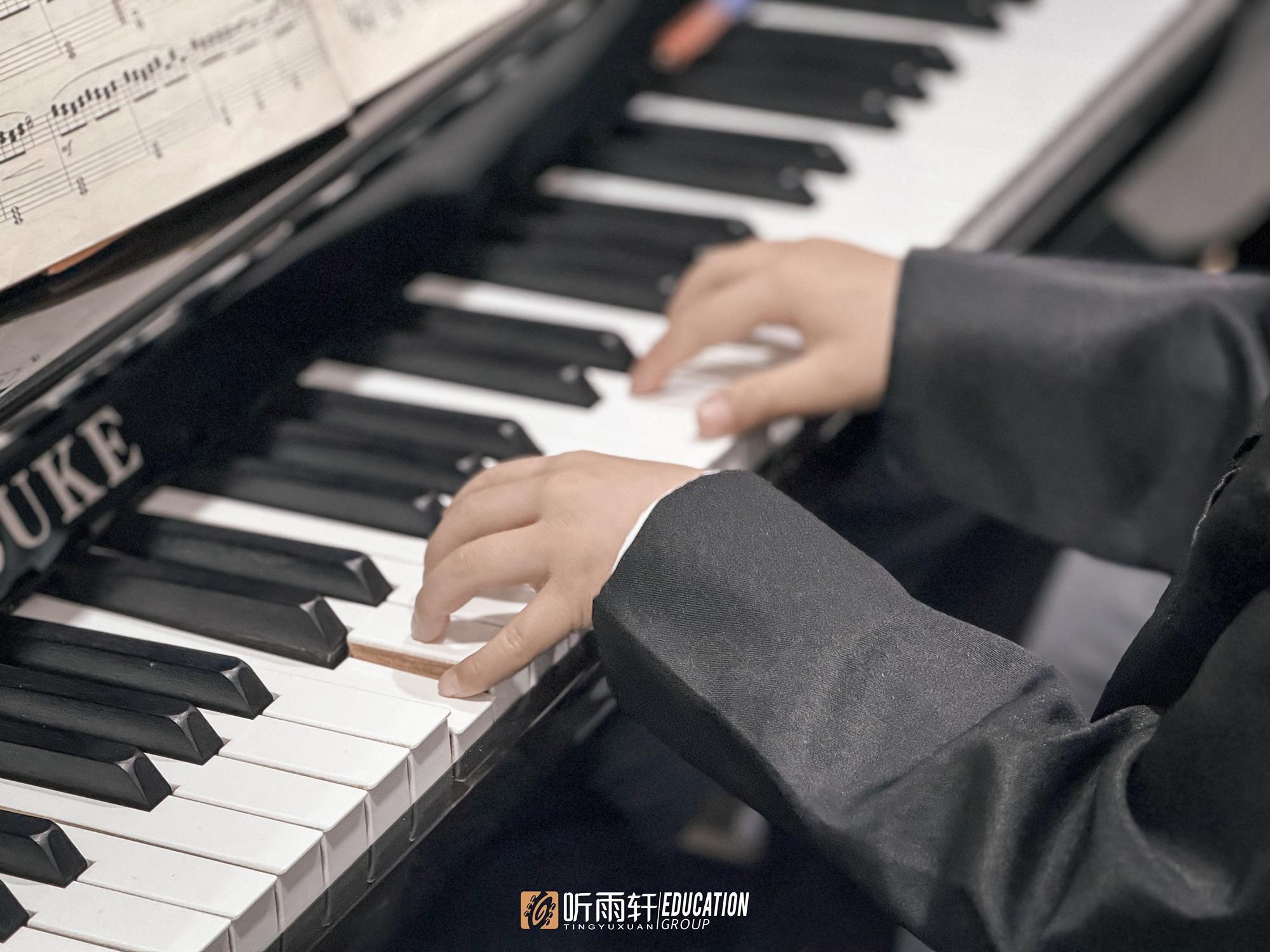 钢琴摄影构图教程图片，一分钟就会