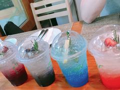 -Chom Cafe and Restaurant