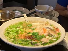 -大头虾越式风味餐厅(光明广场店)