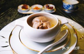 Clear Stewed Pigeon with Shark's Fin