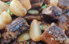 Braised Eel with Garlic