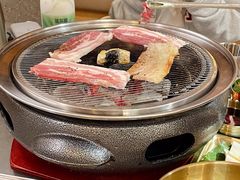-围炉肉舍•炭烤活鳗•丹东海鲜烤肉(步行街店)