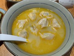 金汤黄鱼馄饨-蟹黄鱼·深夜面馆(巨鹿路店)