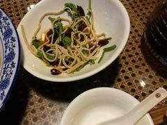 -红栌温泉山庄生态美食餐厅