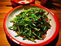 黎蒿炒腊肉-老三样·美食研究中心(世贸路店)
