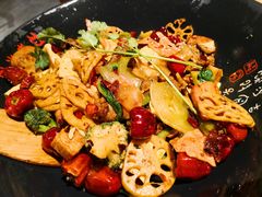 -风光老灶麻辣香锅(大成路翠微百货店)