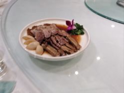 -鑫淼餐饮娱乐中心(江东街店)