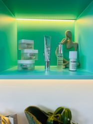 -柒朵科技美肤中心