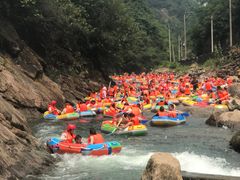 -安吉龙王山峡谷漂流