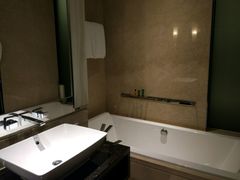 -广州天河希尔顿酒店