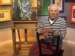 -曼谷杜莎夫人蜡像馆