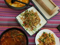 -香巴拉云南餐厅(华莱坞店)
