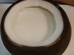 -志龙皇冠吃货椰子铺