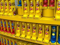 -m豆巧克力世界(上海世茂广场店)
