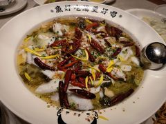 -江渔儿酸菜鱼·拔草餐厅(虎门君乐汇店)