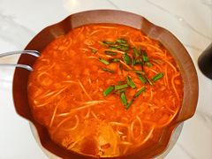 -毛辣果·贵州红酸汤牛肉火锅(西单店)