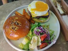 牛肉汉堡-Simple Yummy简单美味(上邦百汇城店)