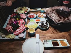 -明洞阿姨·韩式酱蟹烤肉·创意料理(三元桥店)