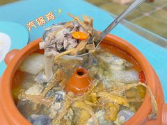 -阿鹏故事云南野生菌火锅(人民路店)