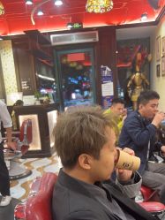 -东方先生国潮男士理发馆