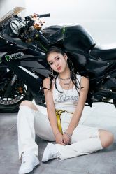 -onlygirl摄影美学馆高端定制(江滩店)