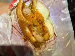 吮指十三鲜小龙虾烤鸡堡/鸡肉卷-肯德基(北京南站店)